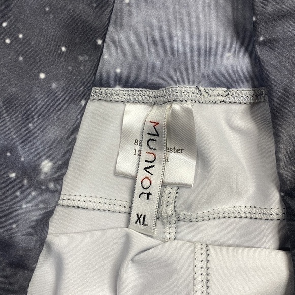 Munvot Space Galaxy Work Out Shorts XL - Picture 6 of 8